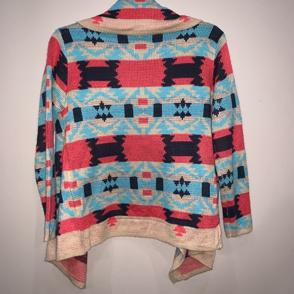 🌺 3/$25 Kate Collection Sweater - Picture 2 of 3